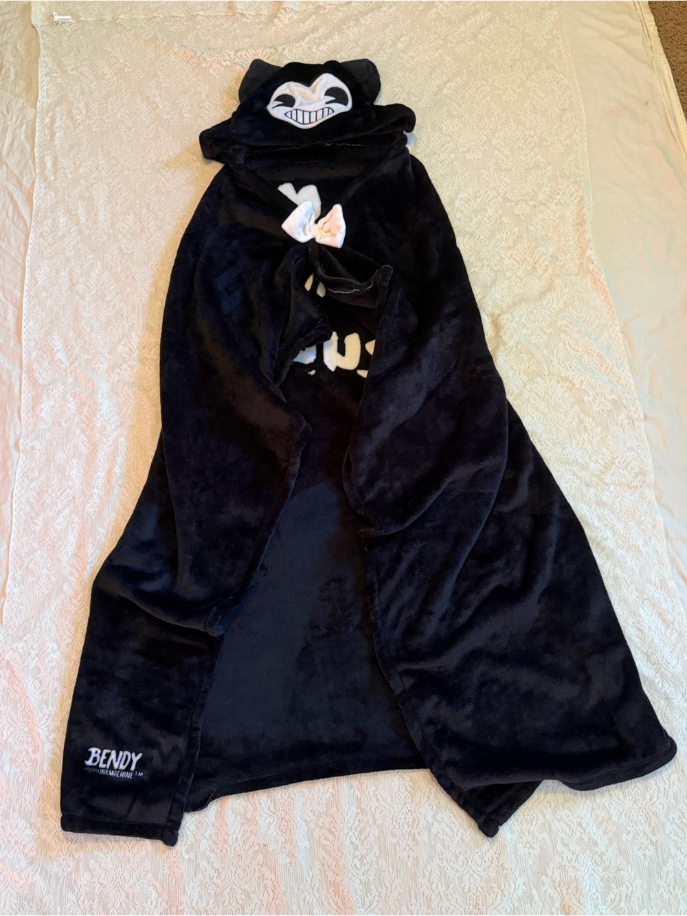 Mad Engine Bendy and the ink machine hooded plush blanket throw - Picture 3 of 11